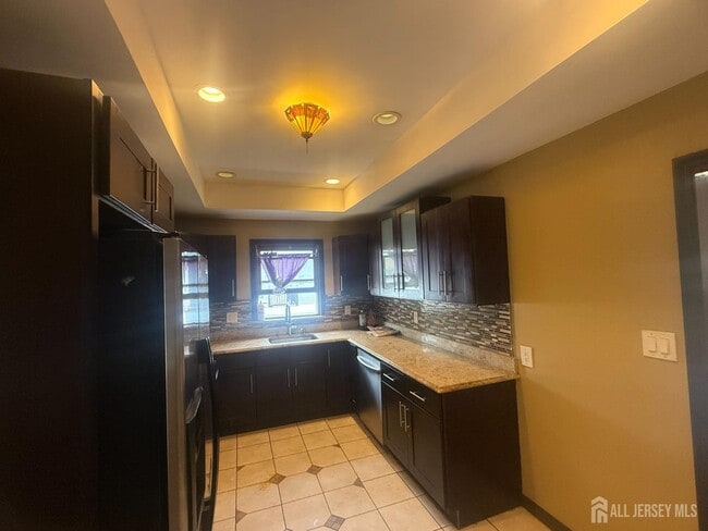 Building Photo - 64 Fiat Ave