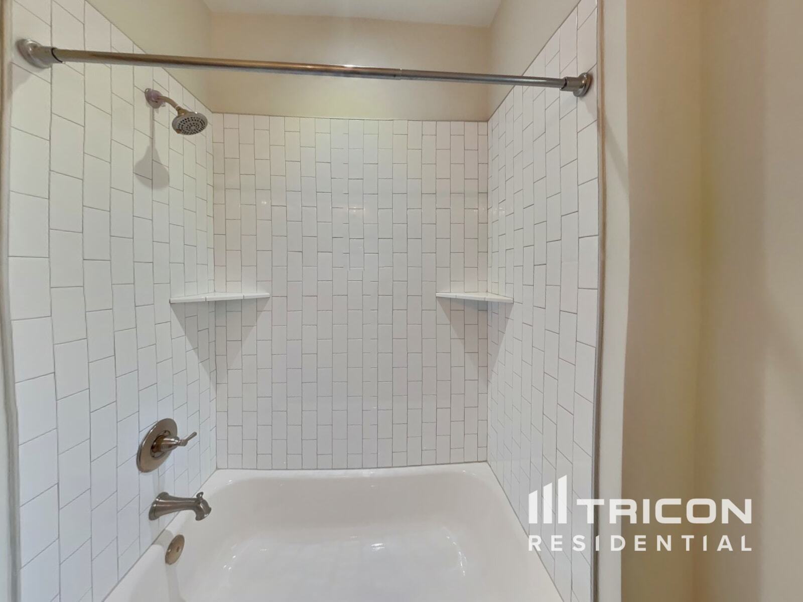 Building Photo - 1224 Hillwood Private Cove