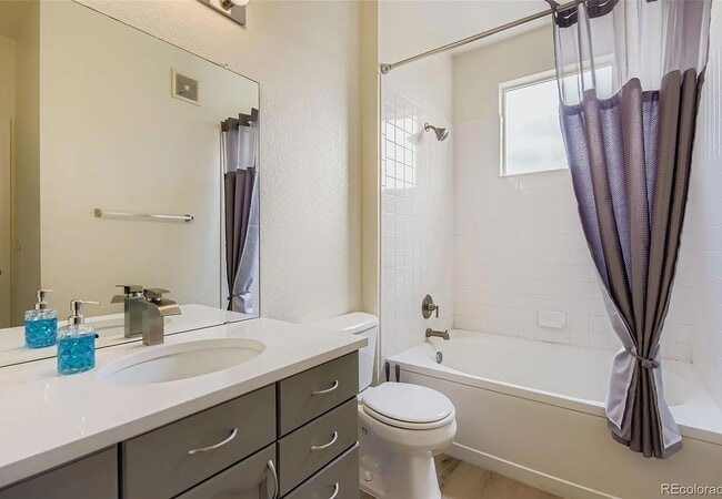 Master Bath - 14211 East 1st Drive