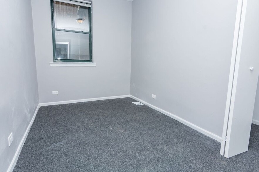 Building Photo - 6135 S Indiana Ave