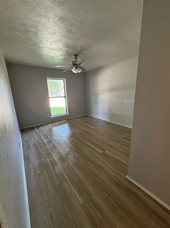 Building Photo - A hassle-free lifestyle