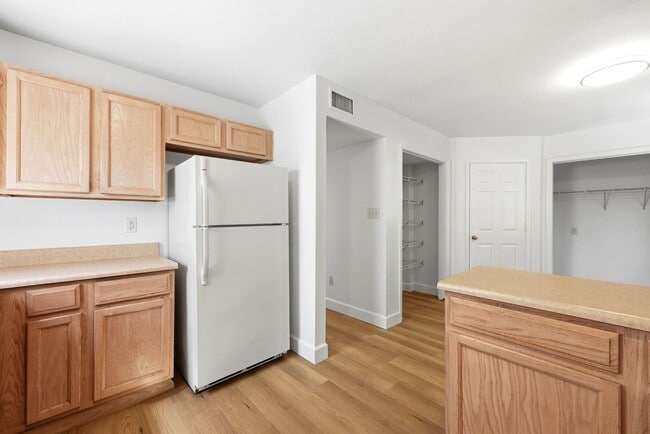 Building Photo - 3 Bedroom 2.5 Bathroom 1 car garage Single Family Home