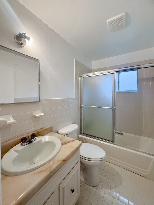 Building Photo - 6911 W 42nd St