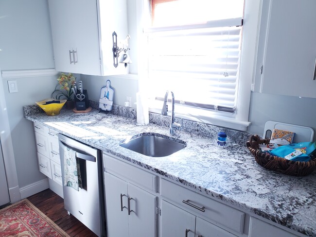 New Kitchen granite! - 526 N 23rd St