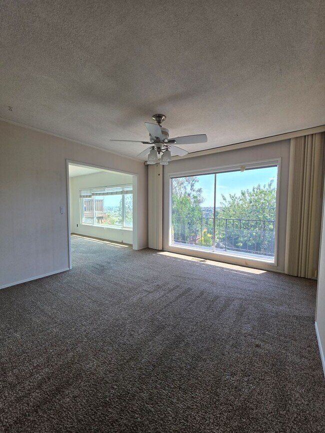 Building Photo - 6437 Elmhurst Dr