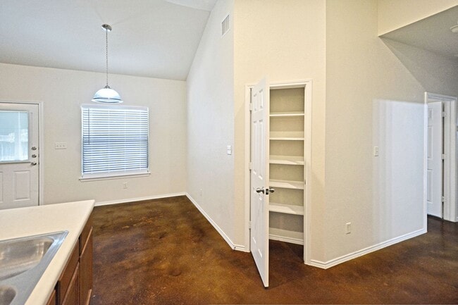 Building Photo - 240a Anne Louise Dr