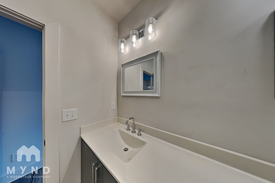 Building Photo - 149 Color Cir