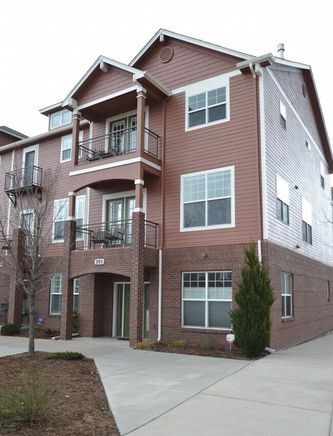 Primary Photo - Beautiful Townhouse Downtown Colorado Springs