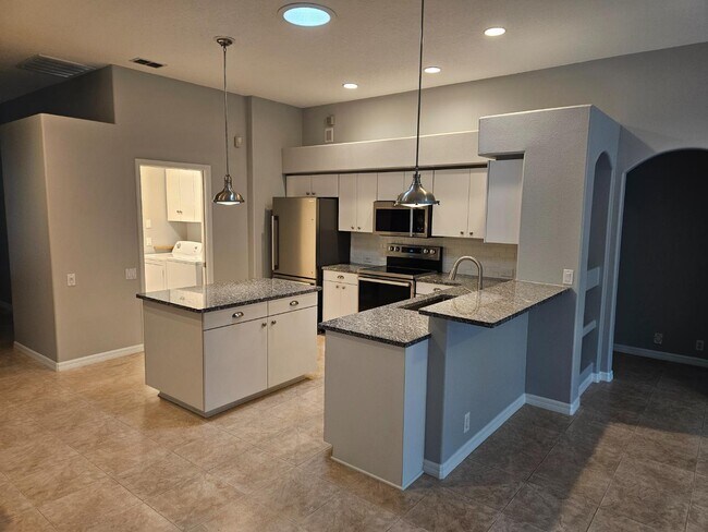 Building Photo - 5 Asparagus Ct