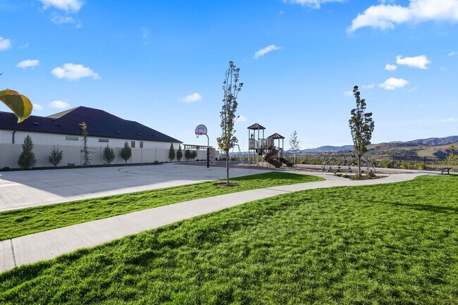 Building Photo - Beautiful SE Boise Home 4bd/2.5ba 1800+ SF