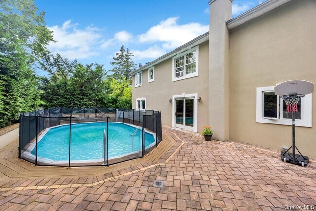 Building Photo - 4 2nd St