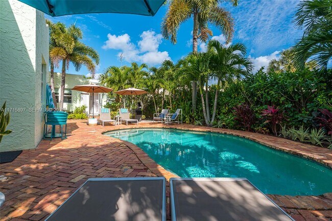 Building Photo - 822 Flamingo Dr