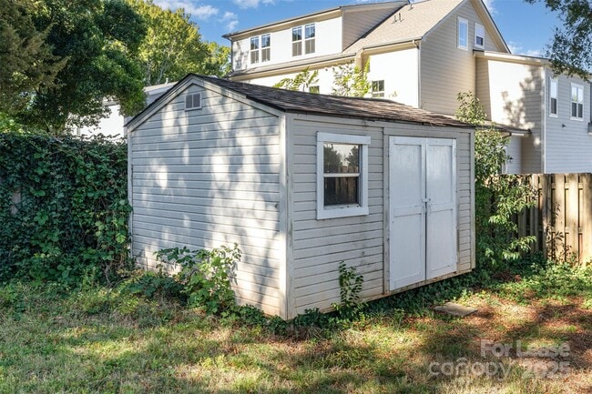 Building Photo - 540 Greystone Rd