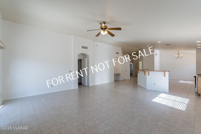 Building Photo - 2439 W Rousseau St