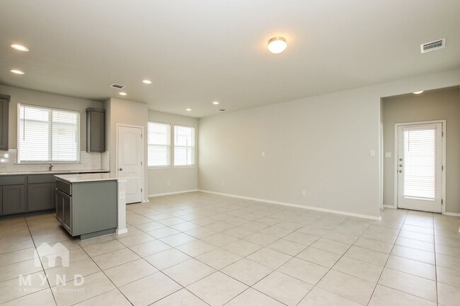 Building Photo - 252 Fabion St