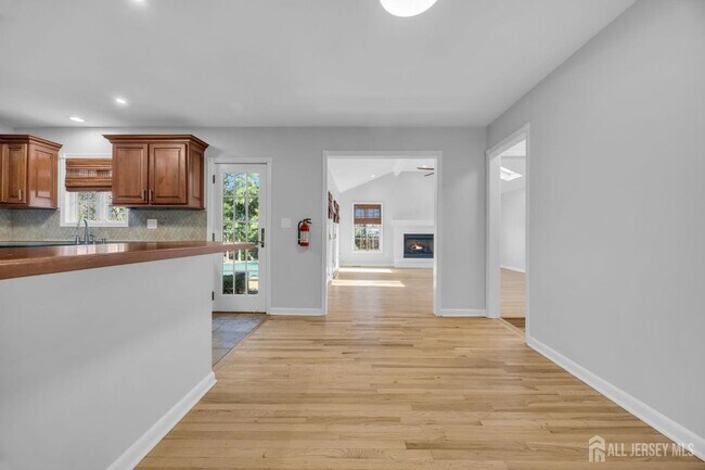 Building Photo - 1430 Kearney Dr