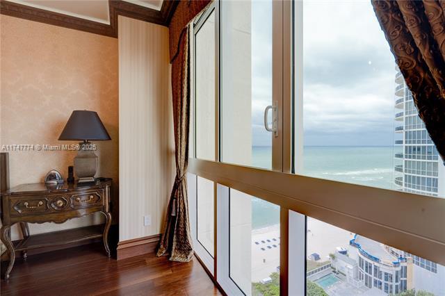 Building Photo - 16047 Collins Ave