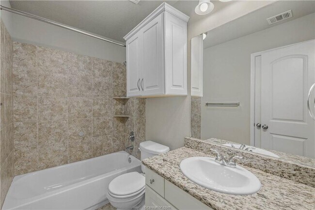 Building Photo - Available NOW! 3/2 in highly desirable Creek Meadows!!