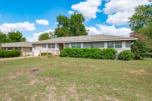 Building Photo - 27 Summit Cir