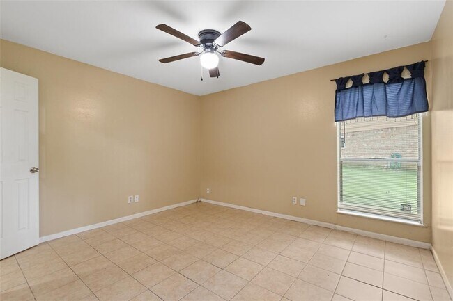 Building Photo - 25710 Pepper Ridge Ln