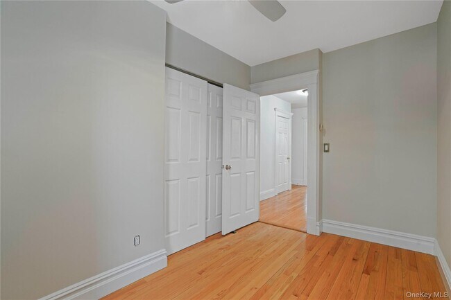 Building Photo - 206 New Broadway