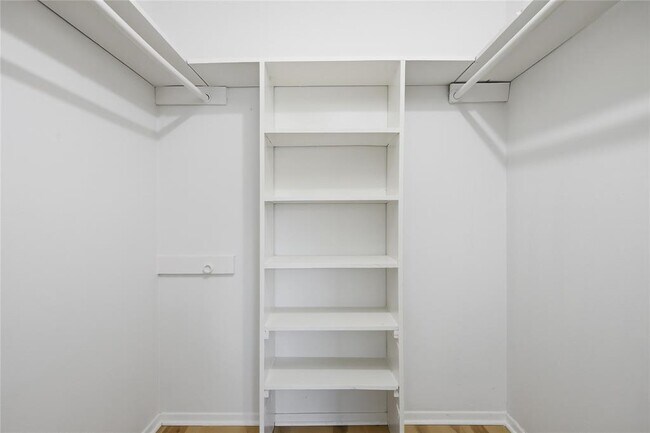 Building Photo - 2705 Windswept Cove