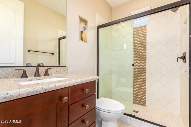 Building Photo - Gorgeous 5 bed 4.5 bath single level home in Scottsdale