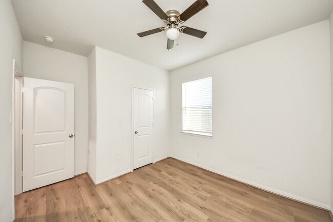 Building Photo - 9526 Opal Gates Dr
