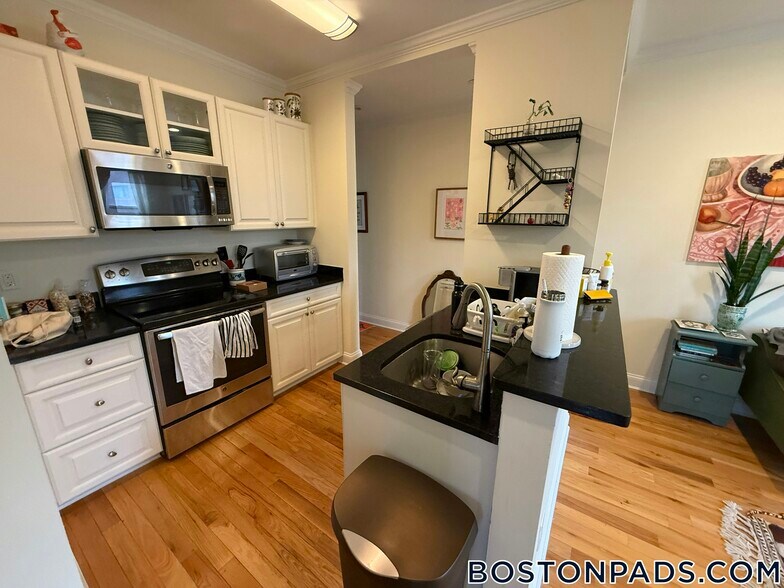 Building Photo - 3 Chauncy St