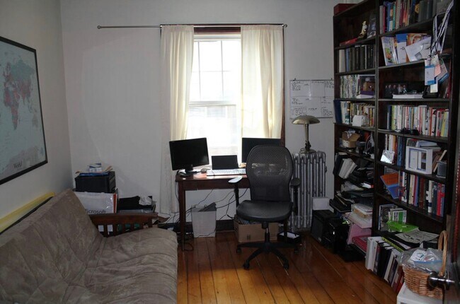 Building Photo - Brighton 1 Bed available now