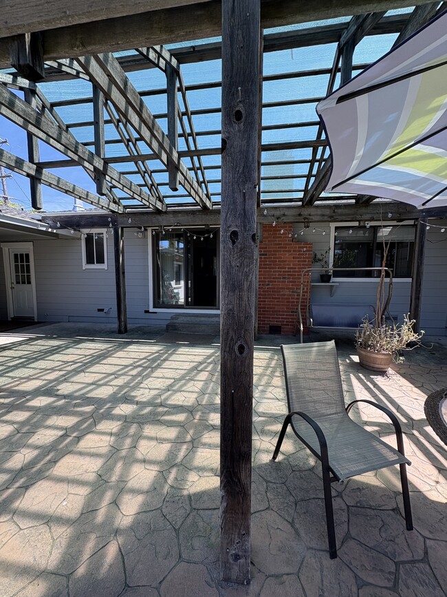 Building Photo - 507 Benicia Dr
