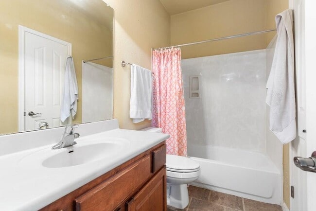Building Photo - 1442 River Forest Dr