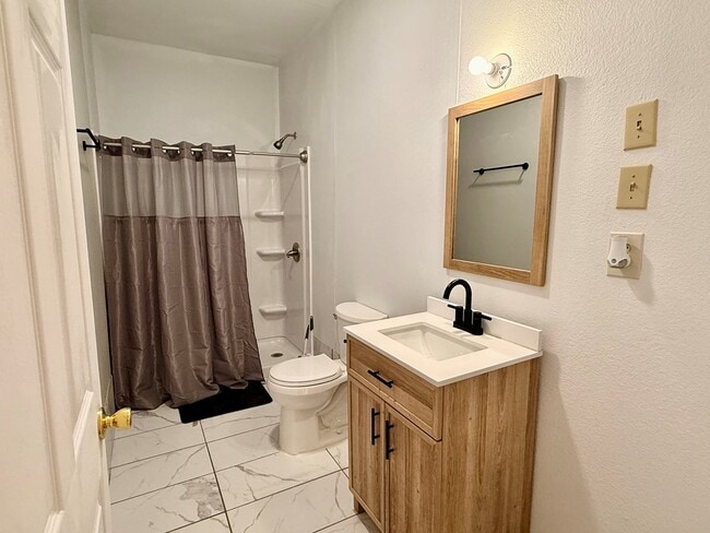 Building Photo - 16590 S Windmill Ave