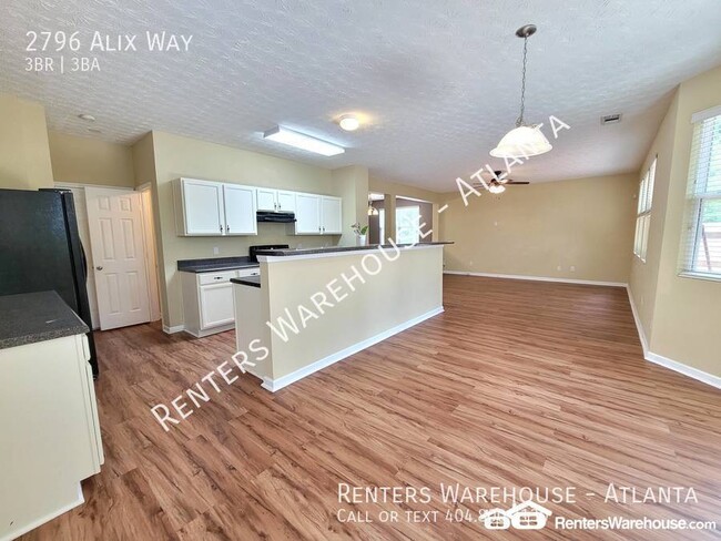 Building Photo - Spacious &amp; Airy 3-Bedroom Home on a Co...