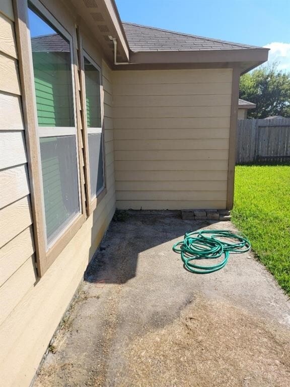 Building Photo - 7825 Big Oak Dr