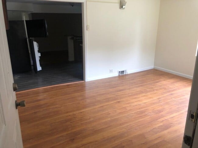 Building Photo - 6454 Williams Rd