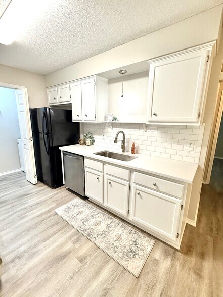 Remodeled Kitchen - 1115 Buttercup Cir