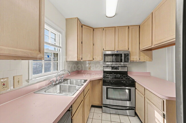 Building Photo - 1404 S Quincy St