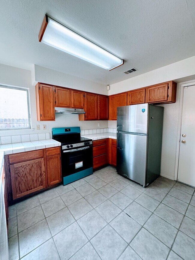 Building Photo - 5141 Bassett Way