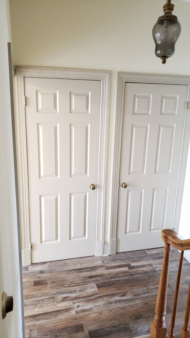 Foyer facing the closets - 30 S State St