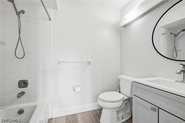 Building Photo - 428 Meadowlark Ln