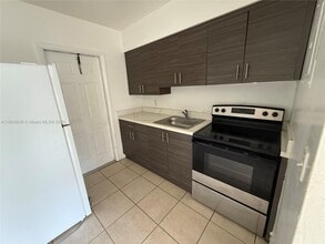 Building Photo - 14355 NE 6th Ave