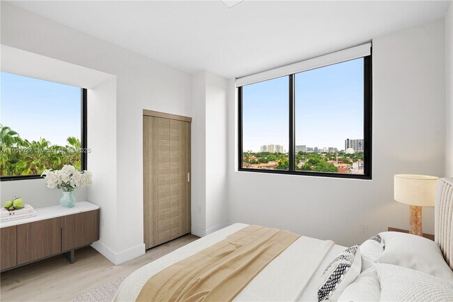 Building Photo - 1601 SW 32nd Ave