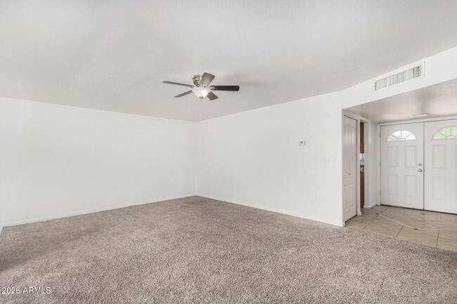 Building Photo - 3418 S Oak St