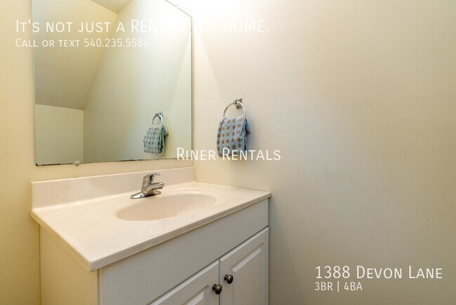 Building Photo - 1388 Devon Ln
