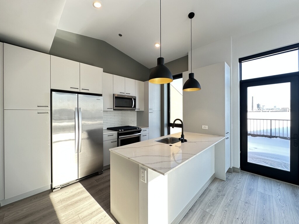 Building Photo - 2155 N Elston Ave