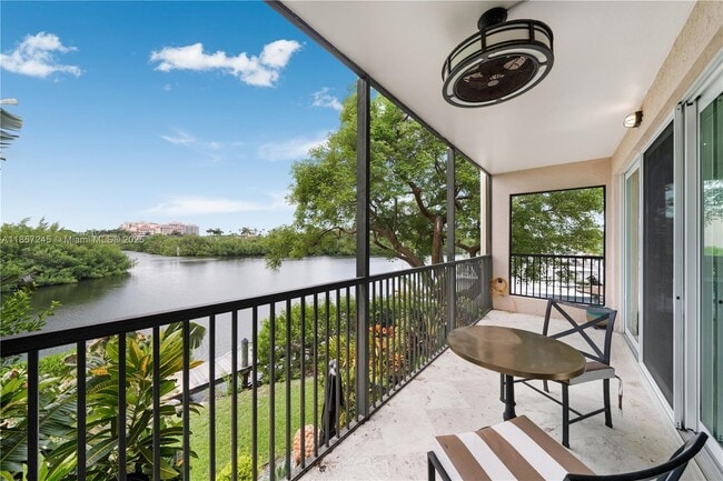 Building Photo - 6100 Paradise Point Dr