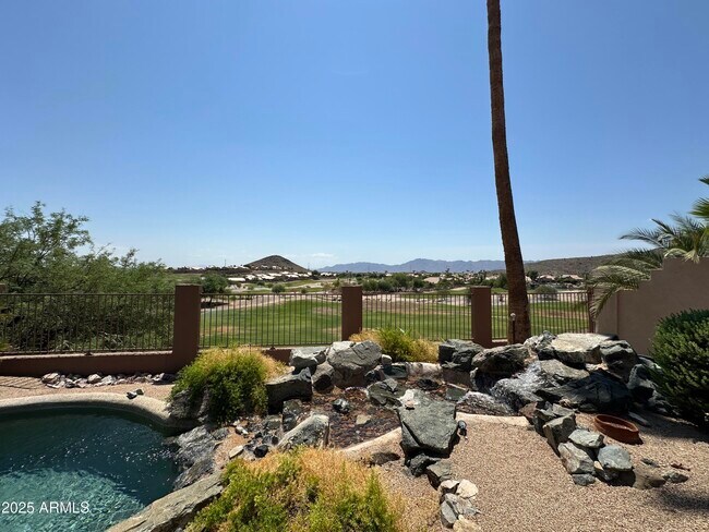 Building Photo - 2053 E Clubhouse Dr