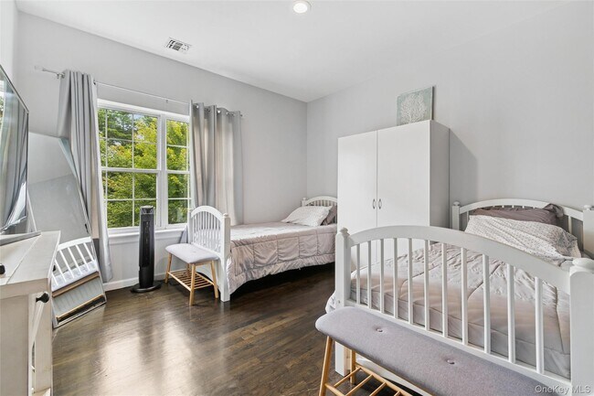 Building Photo - 138 North Rd