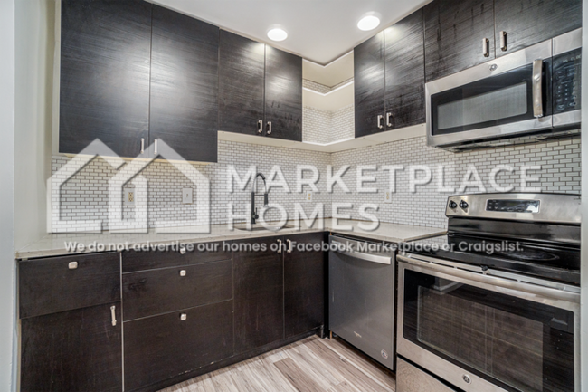 Building Photo - 519 Woodward Ave SE